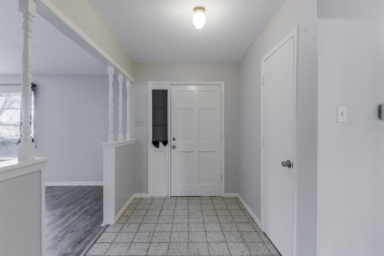 105 Stiles Dr - Photo 4 of 32