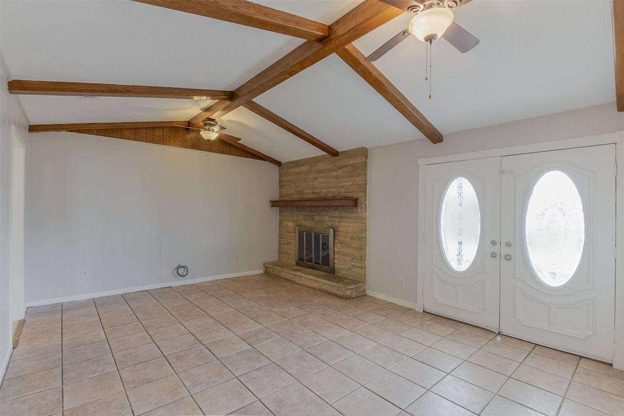 105 Stiles Dr - Photo 7 of 32
