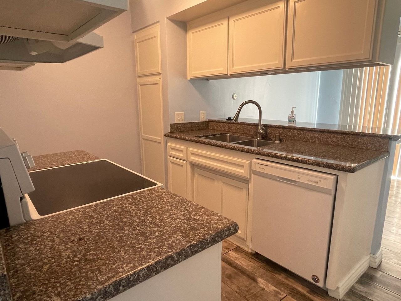 4800 Treanna Ave #6B - Photo 7 of 8