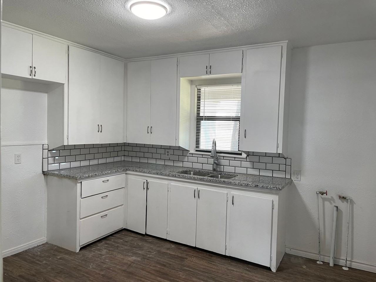 2617 41st St - Photo 3 of 5