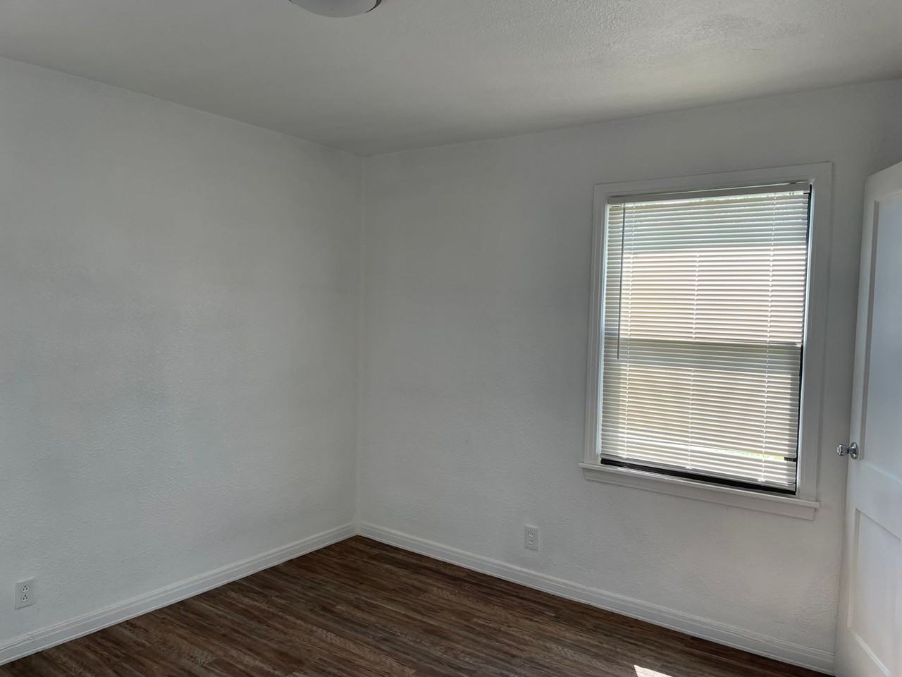 2617 41st St - Photo 4 of 5