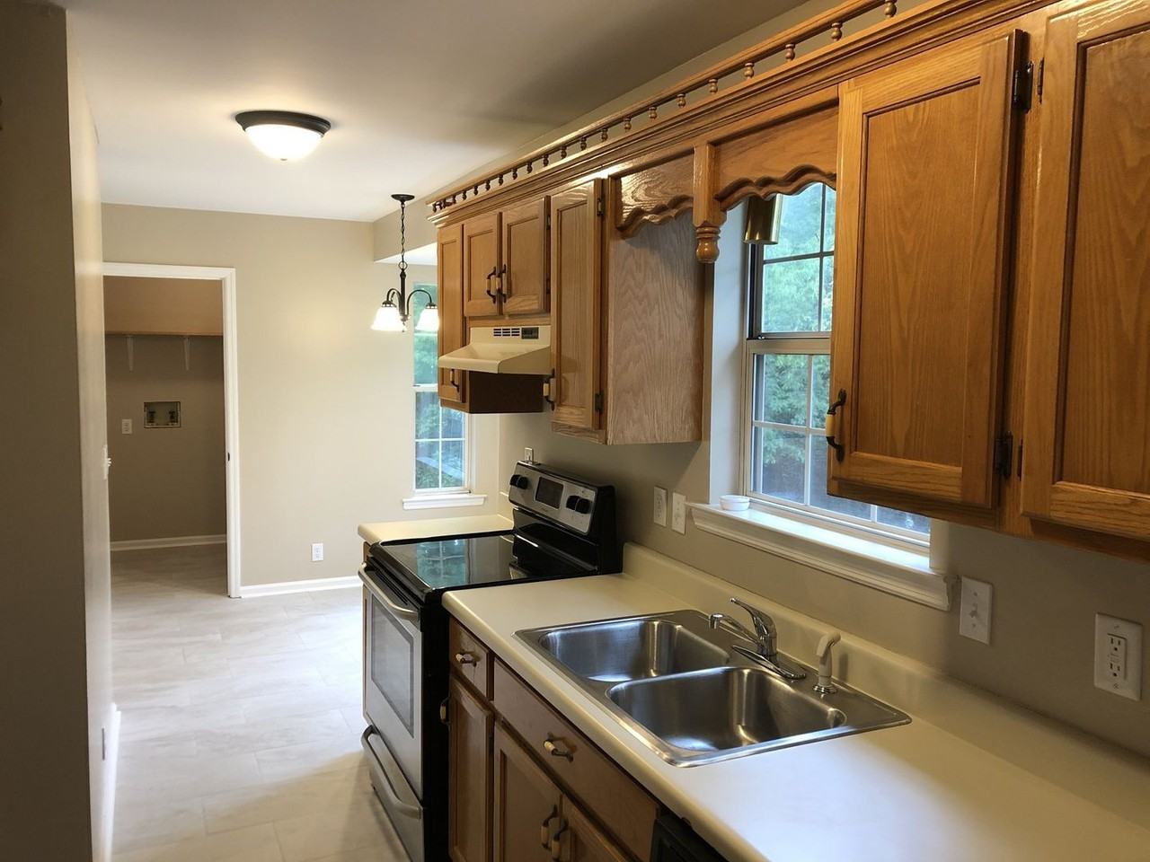 314 Castlewood Dr - Photo 3 of 20