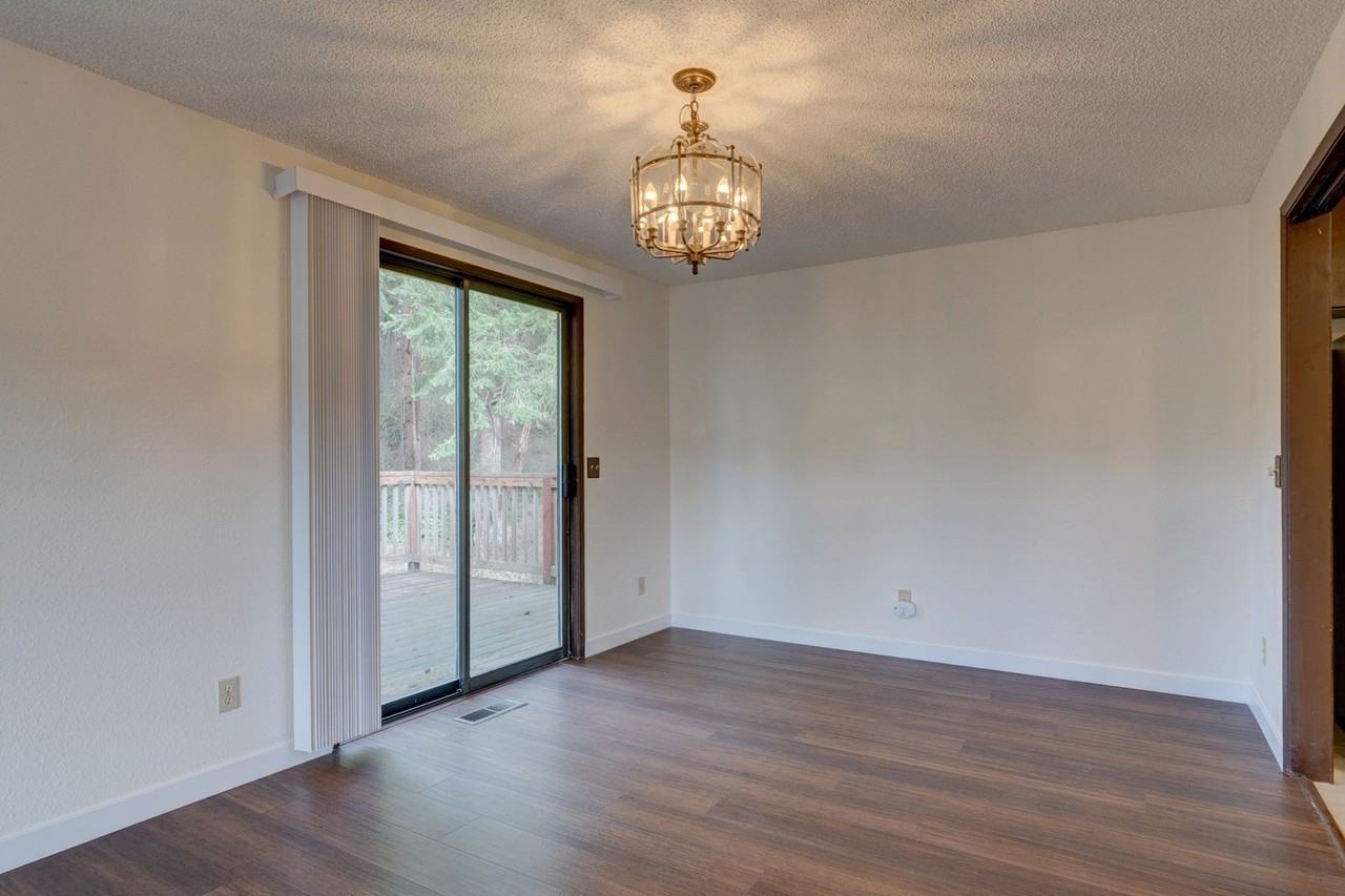 1601 Mckinnon Dr - Photo 5 of 28