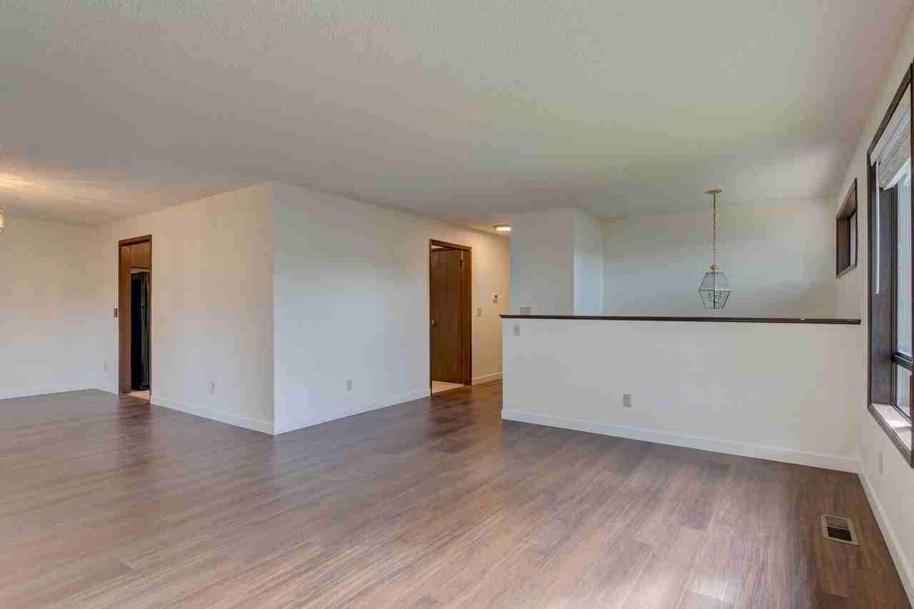1601 Mckinnon Dr - Photo 6 of 28