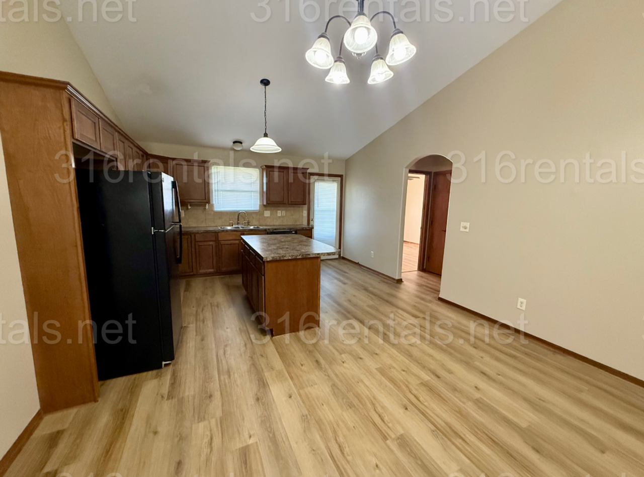 2332 S Goebel Cir - Photo 3 of 10
