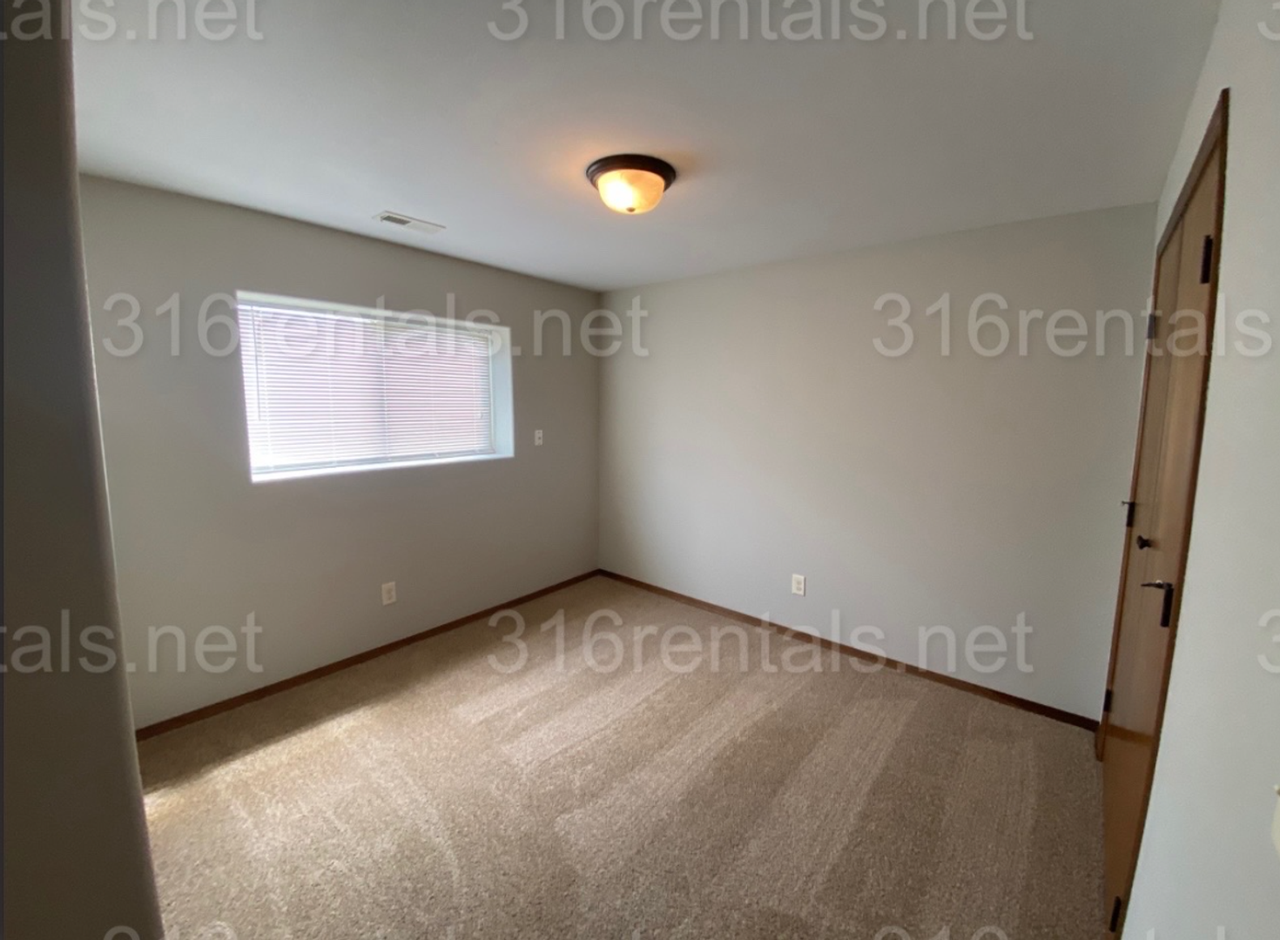 2332 S Goebel Cir - Photo 7 of 10