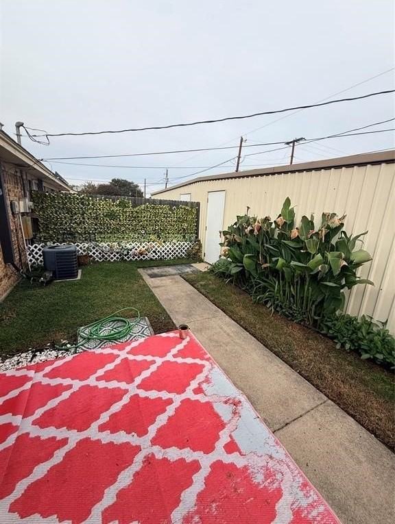 5728 Cancun Dr - Photo 4 of 9