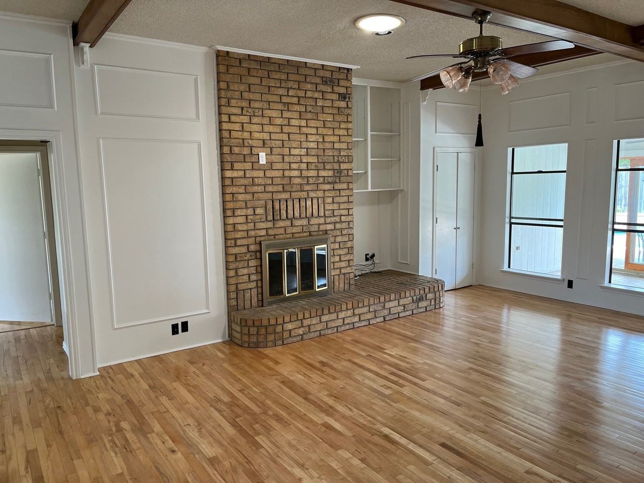 2226 Fall River Dr - Photo 3 of 34