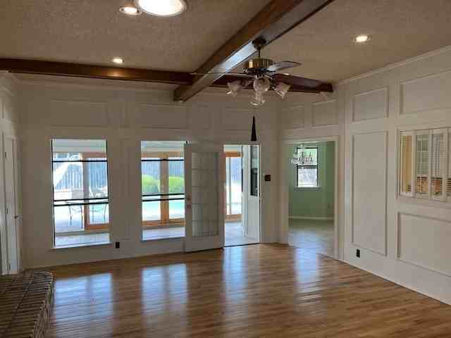 2226 Fall River Dr - Photo 5 of 34
