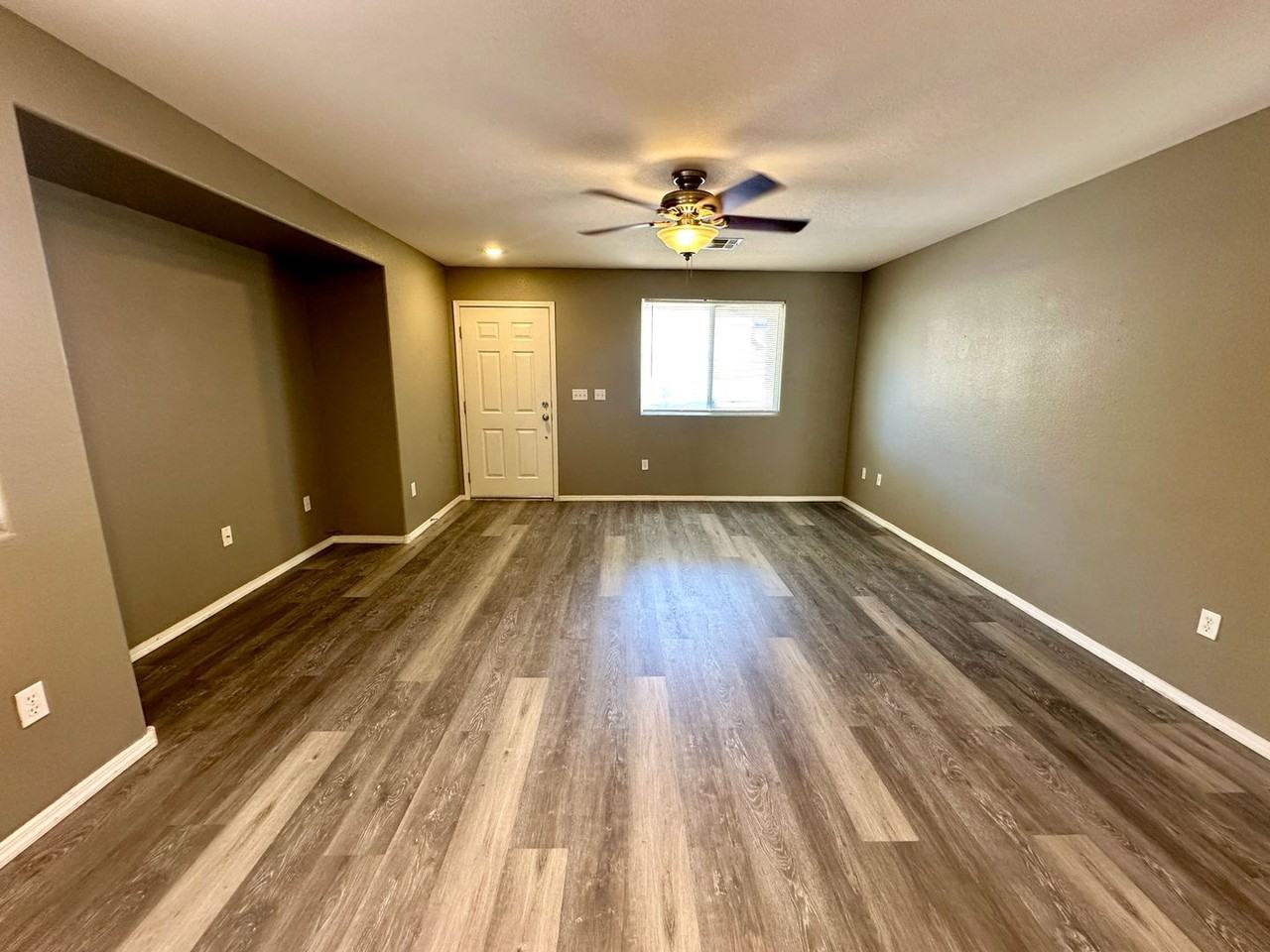 9362 Boulder Opal Ave - Photo 3 of 21