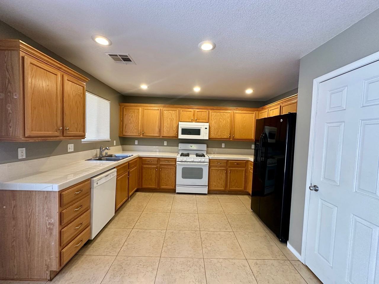 9362 Boulder Opal Ave - Photo 4 of 21