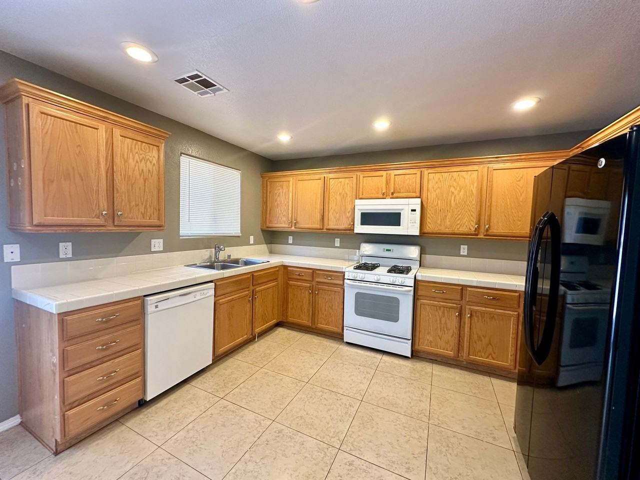 9362 Boulder Opal Ave - Photo 5 of 21