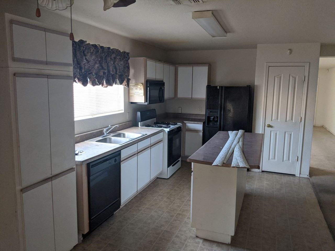 6292 S Avenue De La Chandelle - Photo 5 of 17