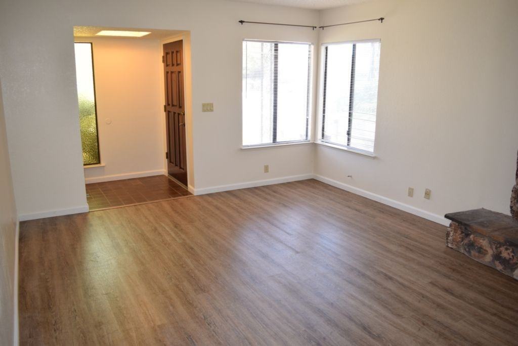 6051 Roloff Way - Photo 2 of 18