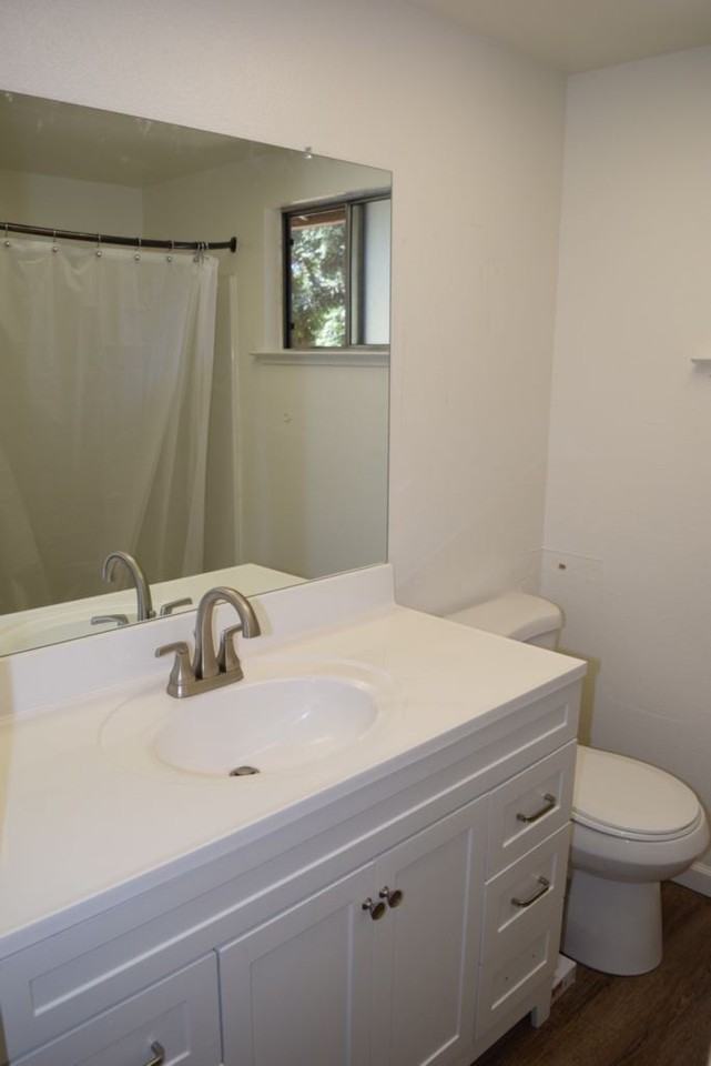 6051 Roloff Way - Photo 7 of 18