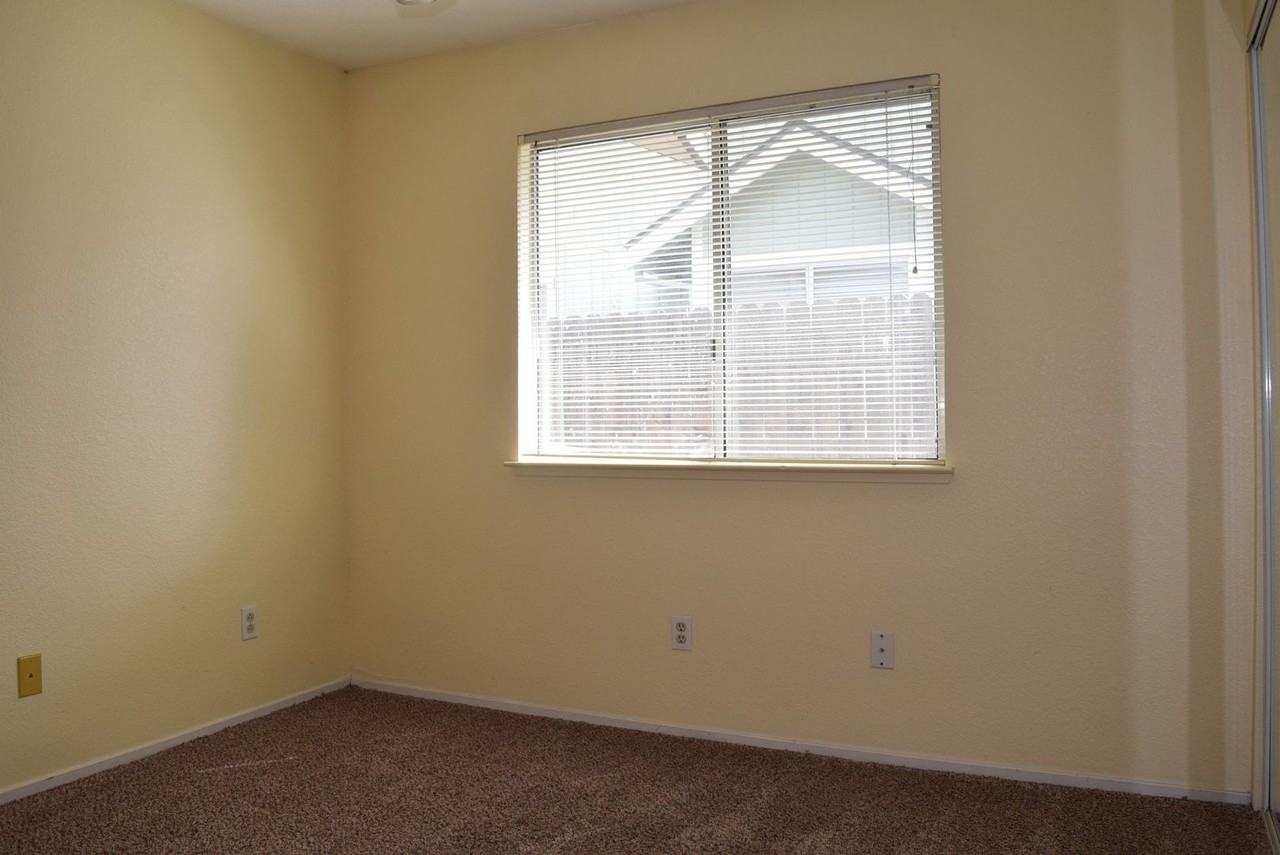 1317 Rice Ln - Photo 3 of 17