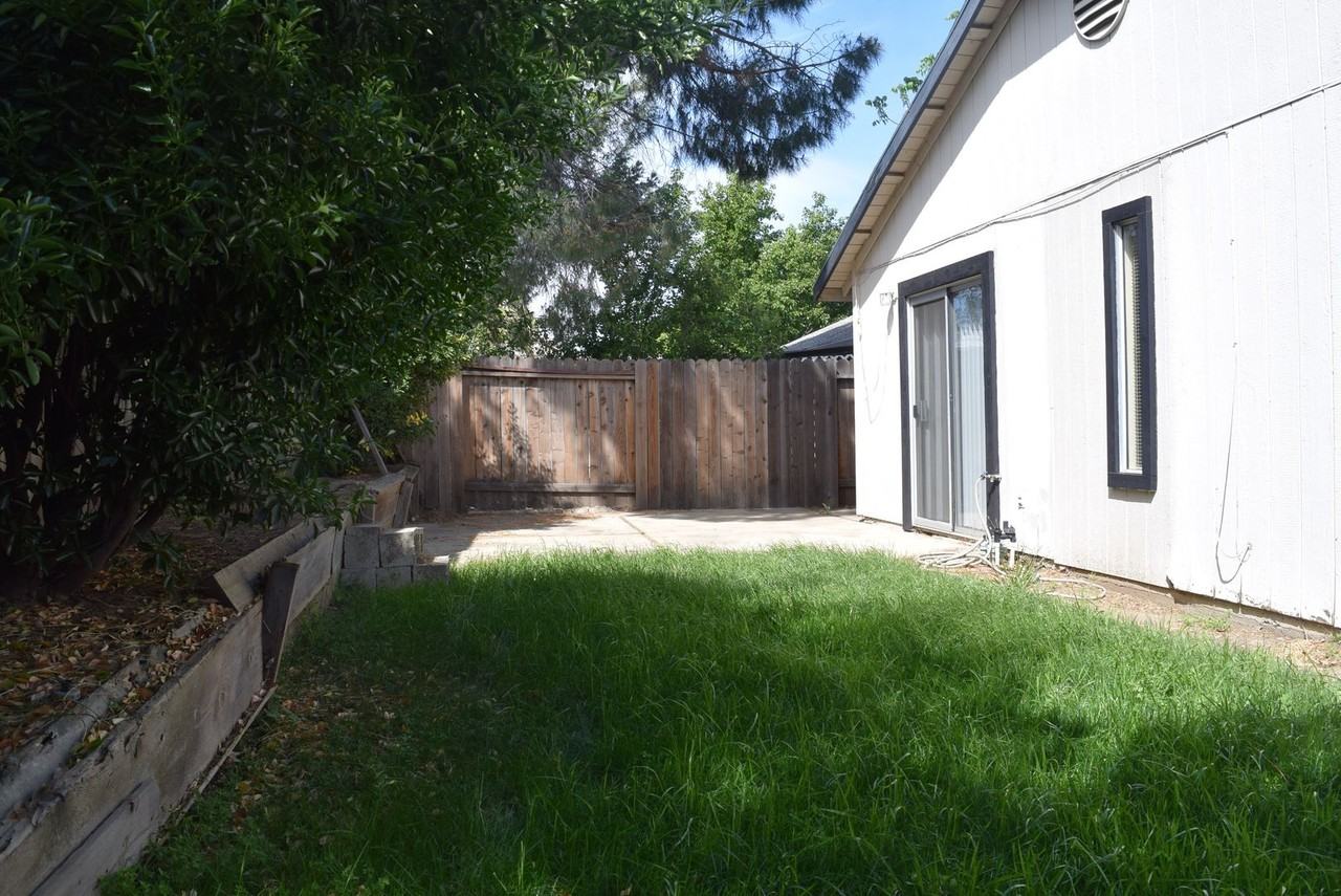 1317 Rice Ln - Photo 5 of 17