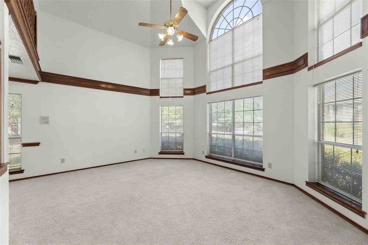 1423 Holveck Dr - Photo 3 of 29