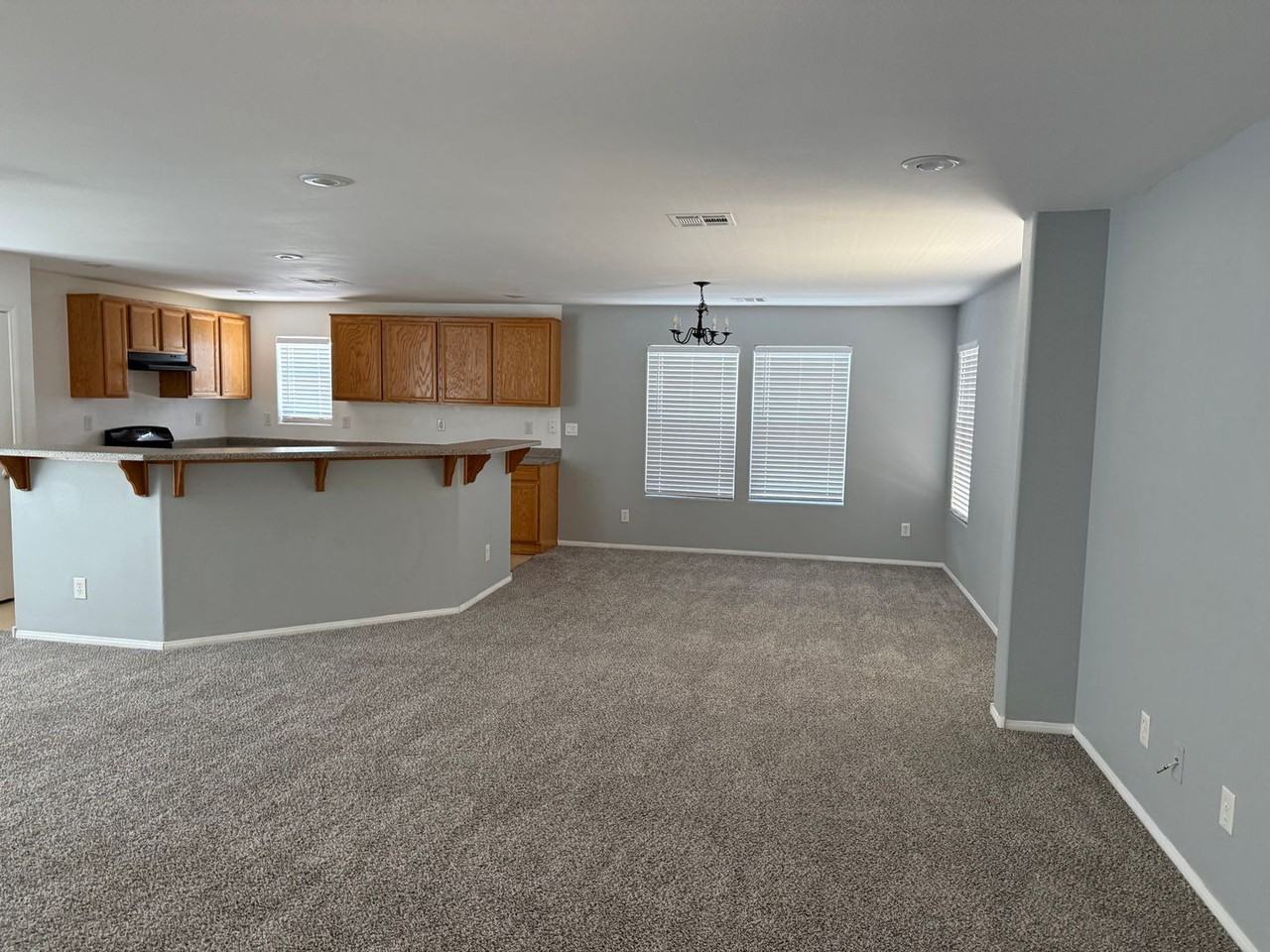 10039 Mystic Lake Ave - Photo 3 of 25