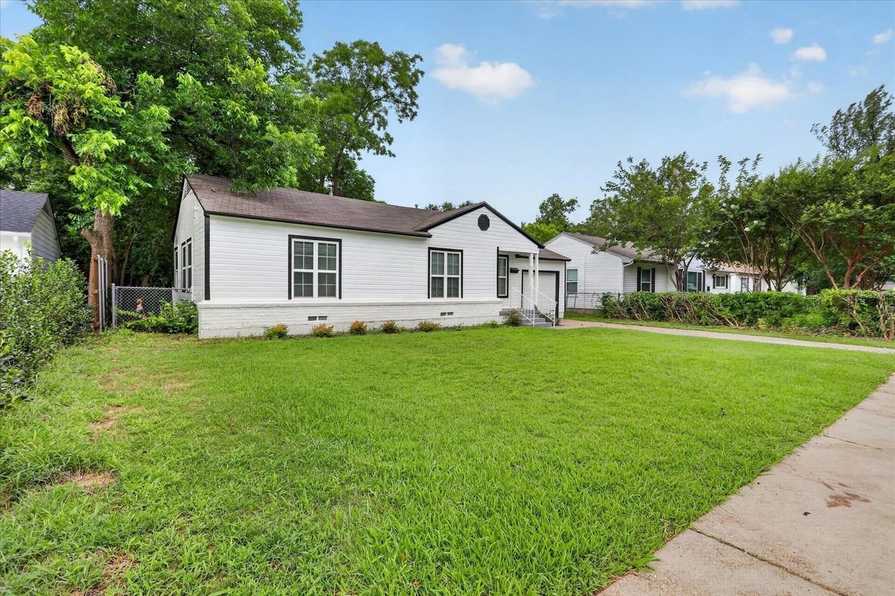 2314 Tealford Dr - Photo 2 of 37