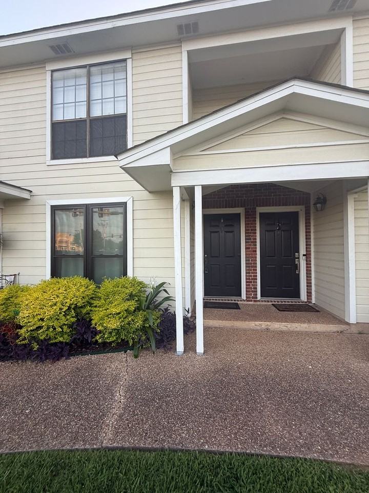 3 Meadow Creek Dr - Photo 2 of 50