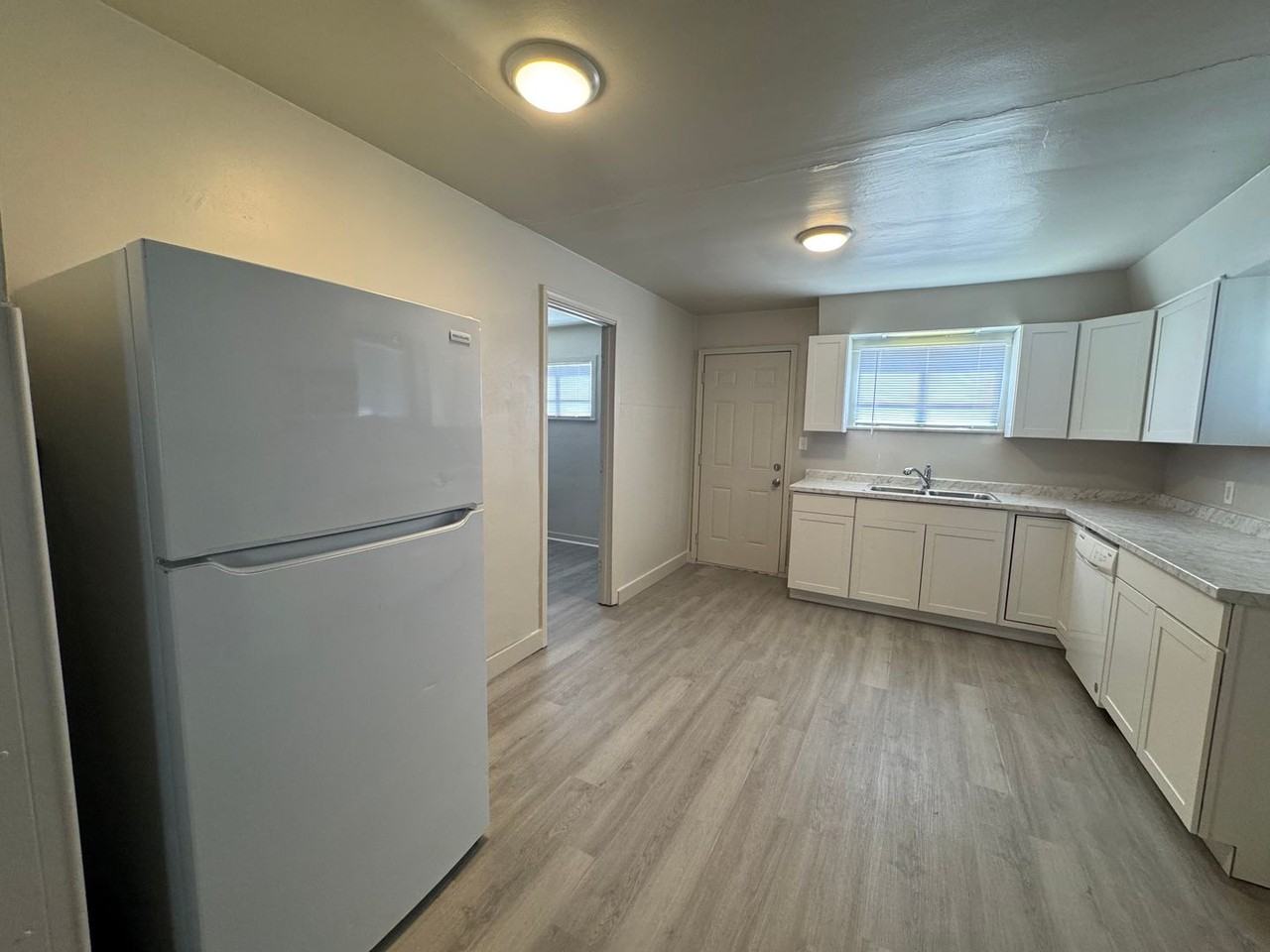 442 5th St - Photo 2 of 14
