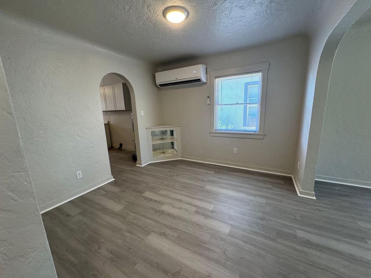 442 5th St - Photo 3 of 14