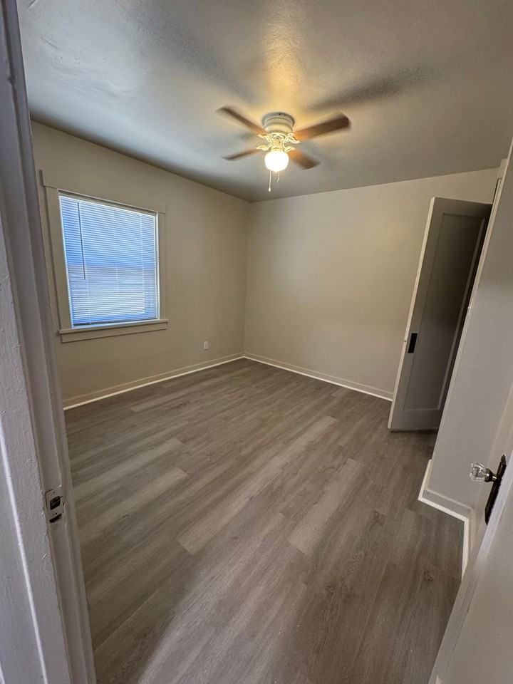 442 5th St - Photo 7 of 14