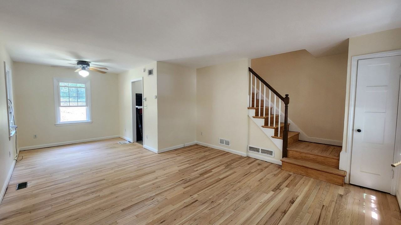 5820 Biscayne Dr - Photo 2 of 21