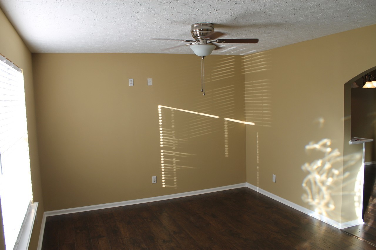 207 Cobblestone Ct - Photo 3 of 11