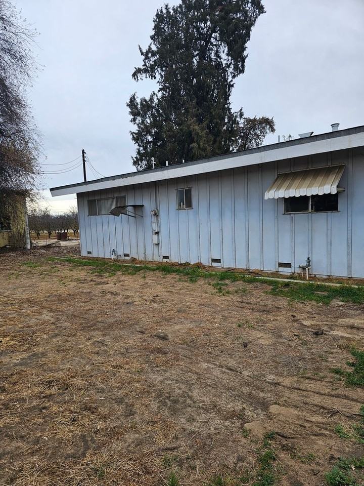11597 S Academy Ave - Photo 5 of 31