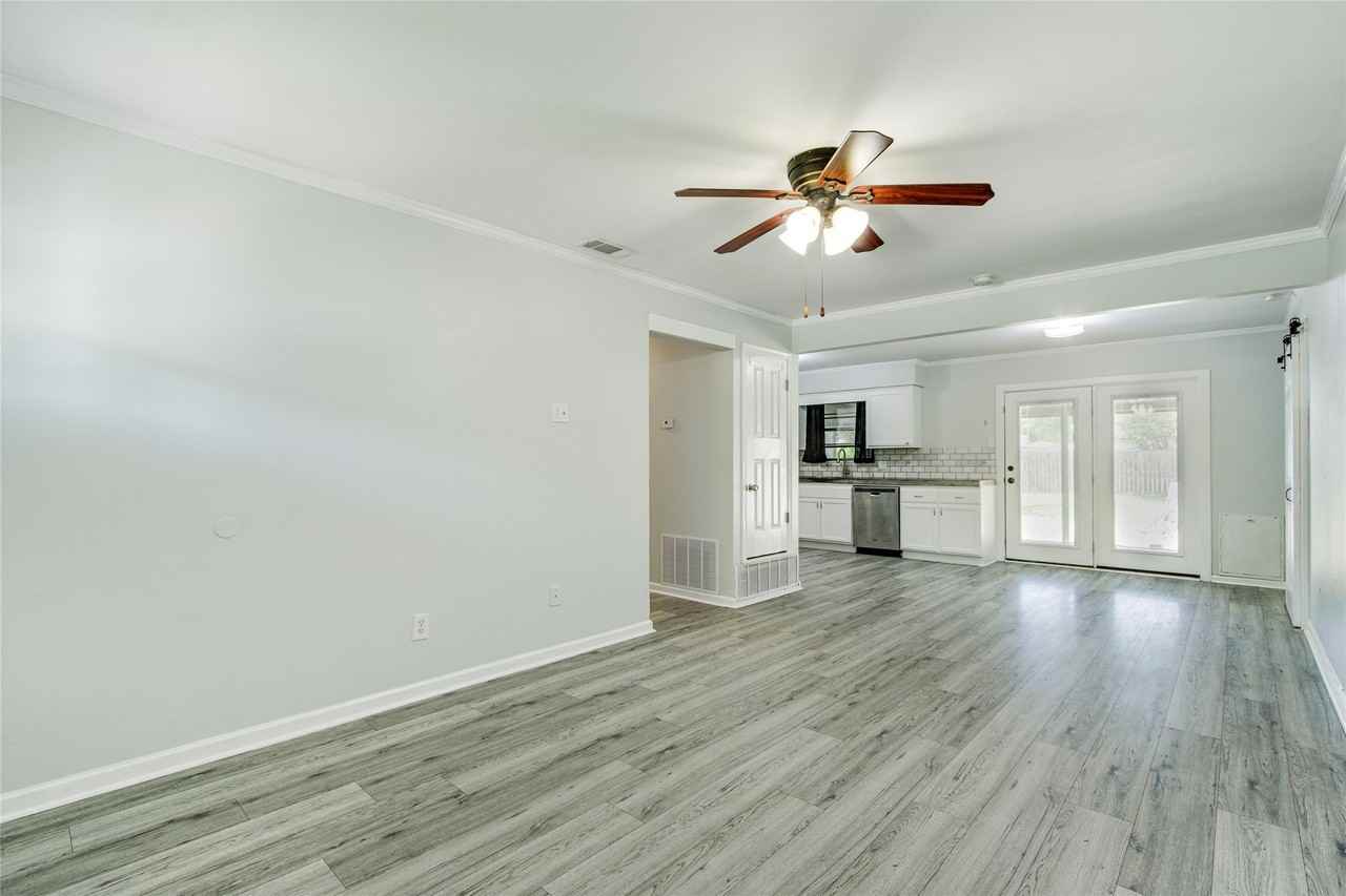 328 S 1st St - Photo 7 of 36