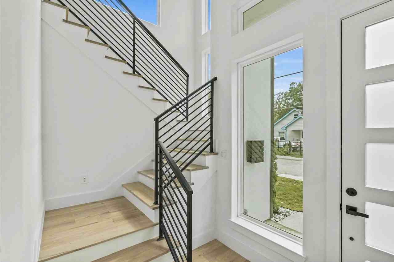 3424 Ladd St - Photo 2 of 17