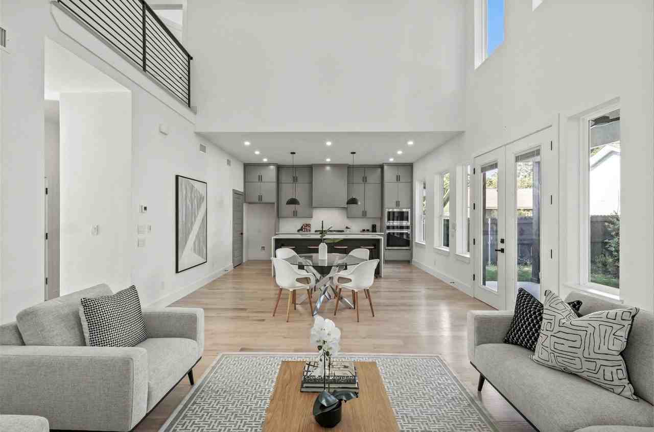 3424 Ladd St - Photo 5 of 17