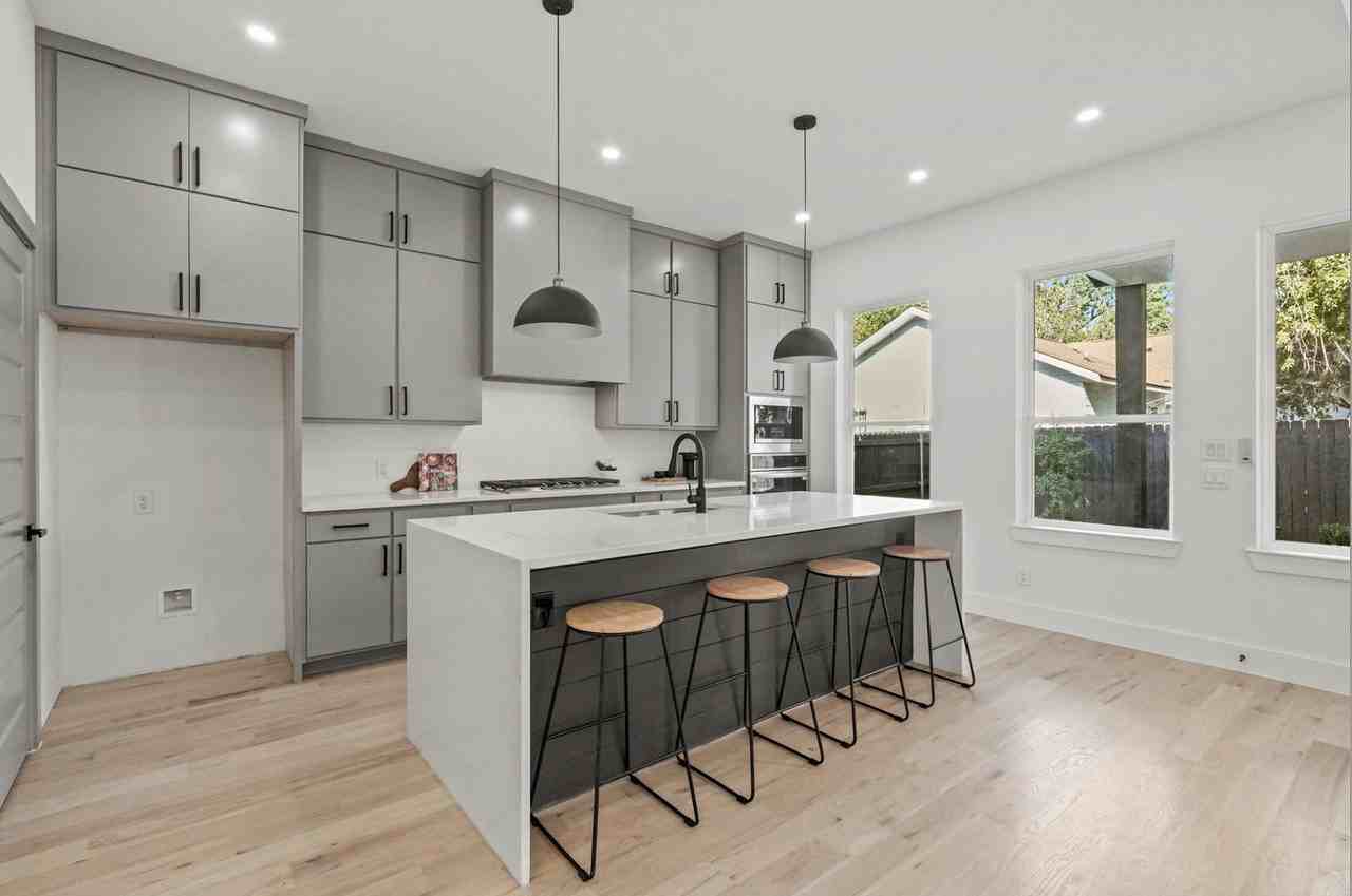 3424 Ladd St - Photo 6 of 17