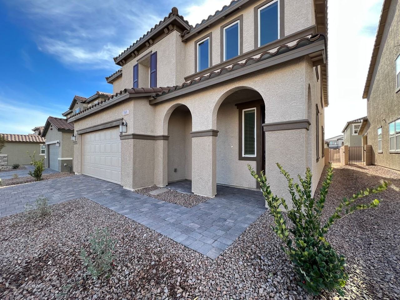 7569 W Mistral Ave - Photo 2 of 27