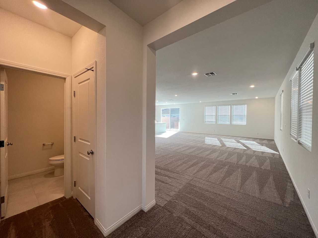 7569 W Mistral Ave - Photo 4 of 27