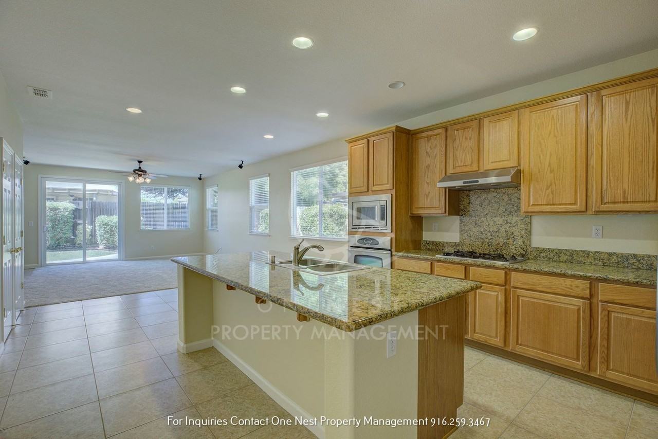1228 Waverton Ln - Photo 4 of 22