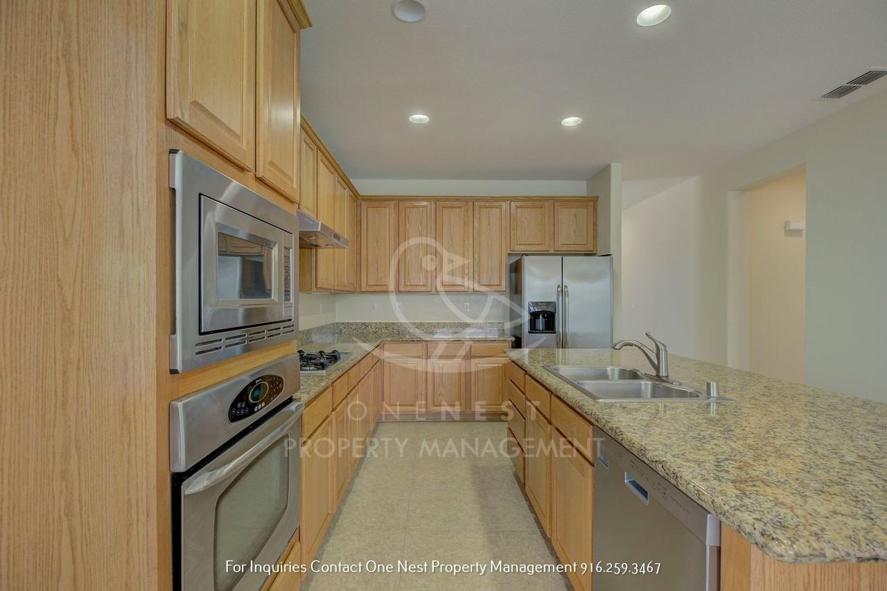 1228 Waverton Ln - Photo 6 of 22