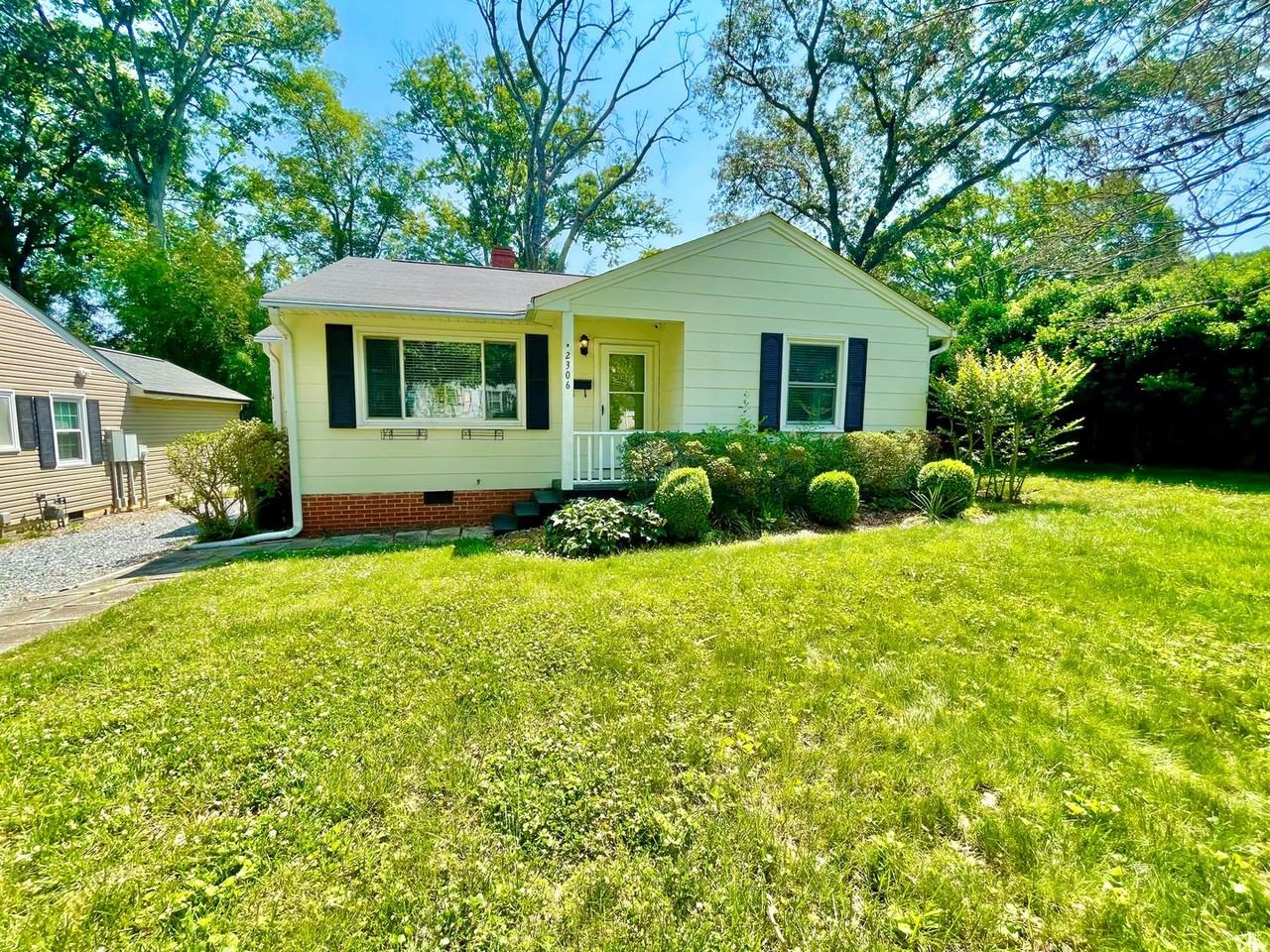 2306 Dellwood Dr - Photo 2 of 32