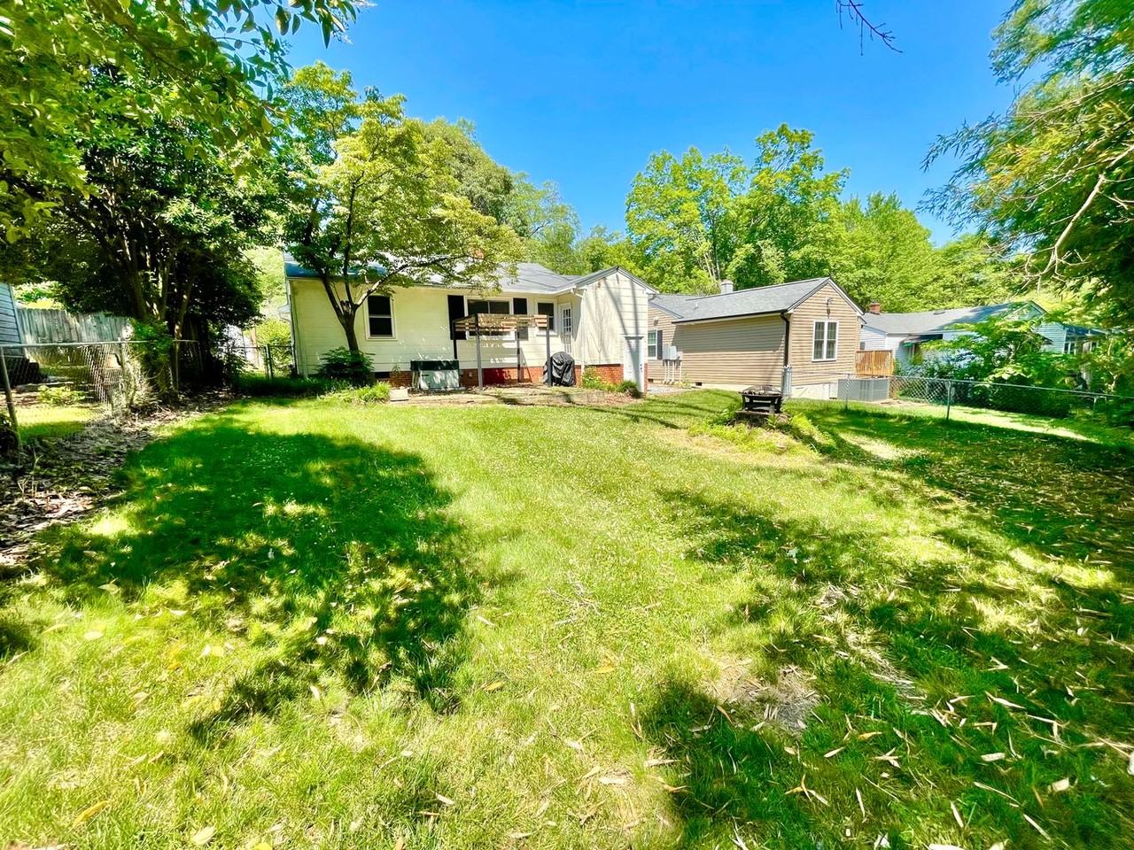 2306 Dellwood Dr - Photo 7 of 32