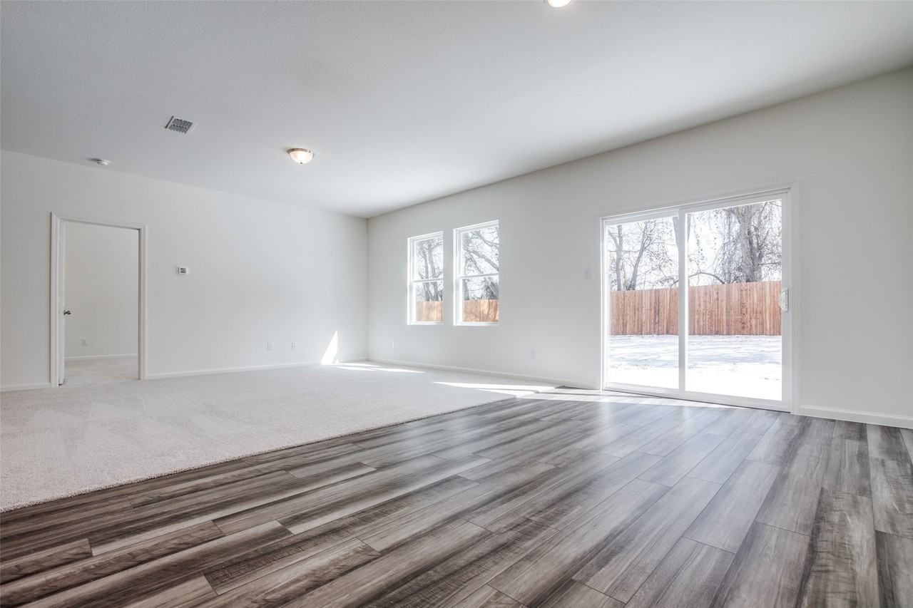 2621 Silver Leaf Ln - Photo 5 of 23