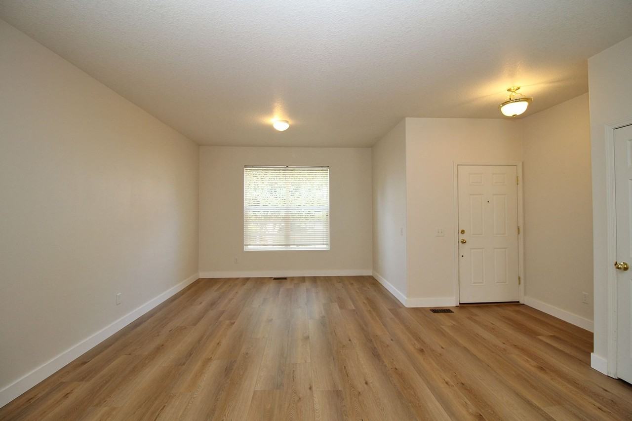 15542 Se Thornbridge Dr - Photo 4 of 29