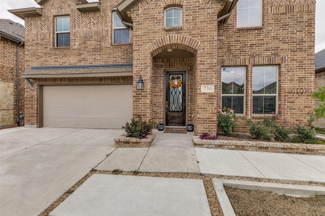 736 Fletcher Dr - Photo 2 of 25
