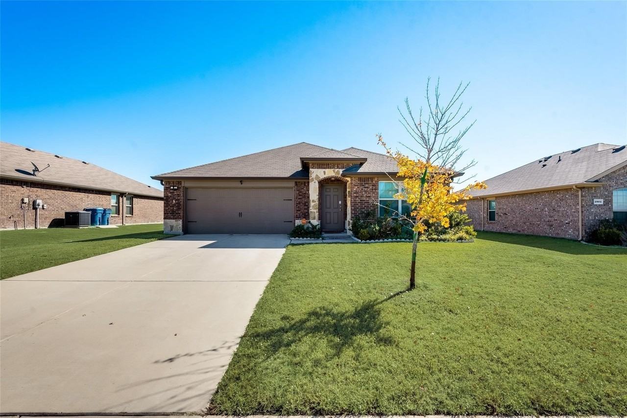2806 Balleywood Dr - Photo 4 of 24