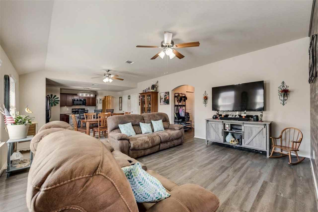 2806 Balleywood Dr - Photo 7 of 24