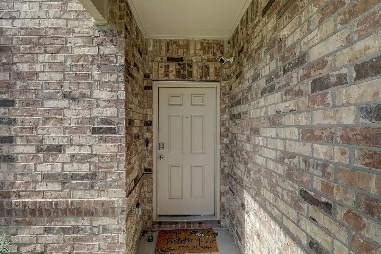 3105 Walker Creek Dr - Photo 3 of 24