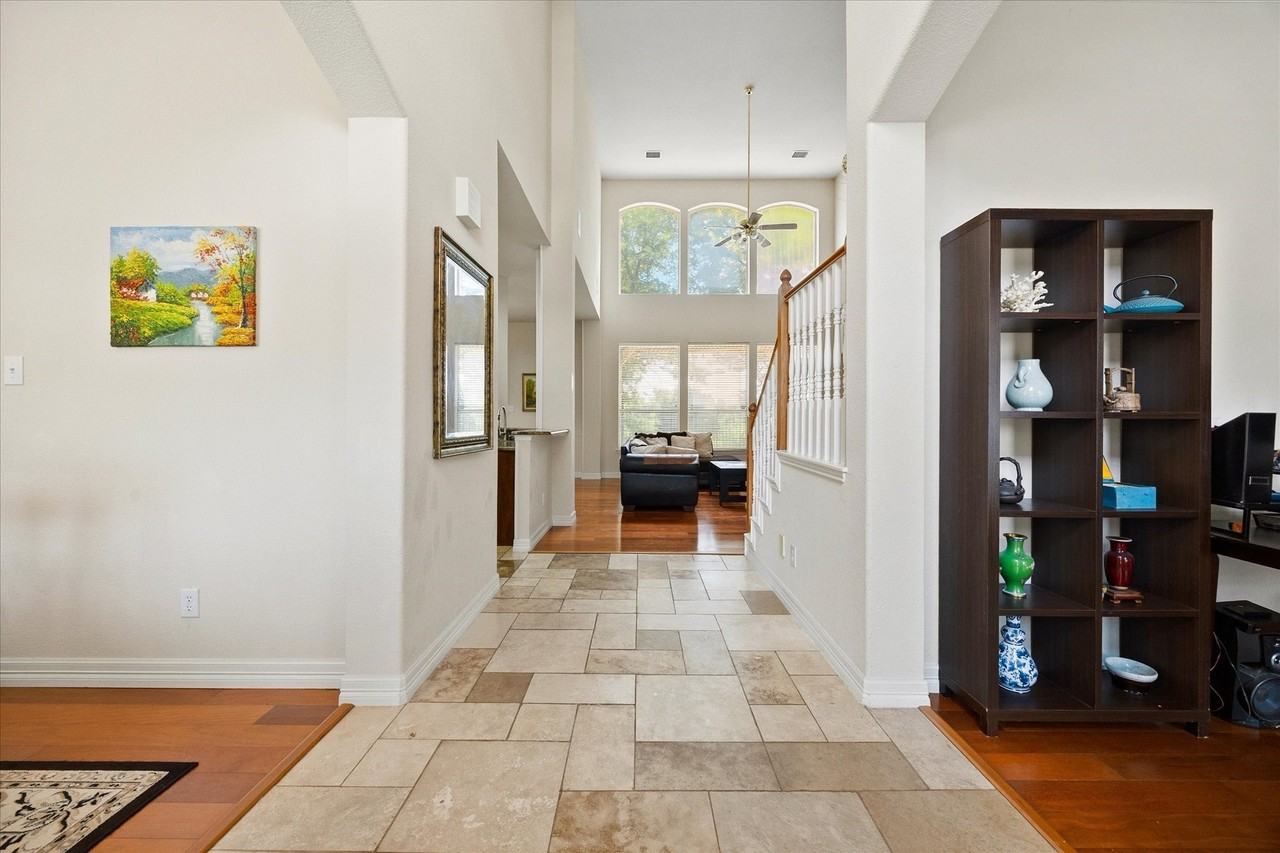 1108 Big Canyon Dr - Photo 4 of 35
