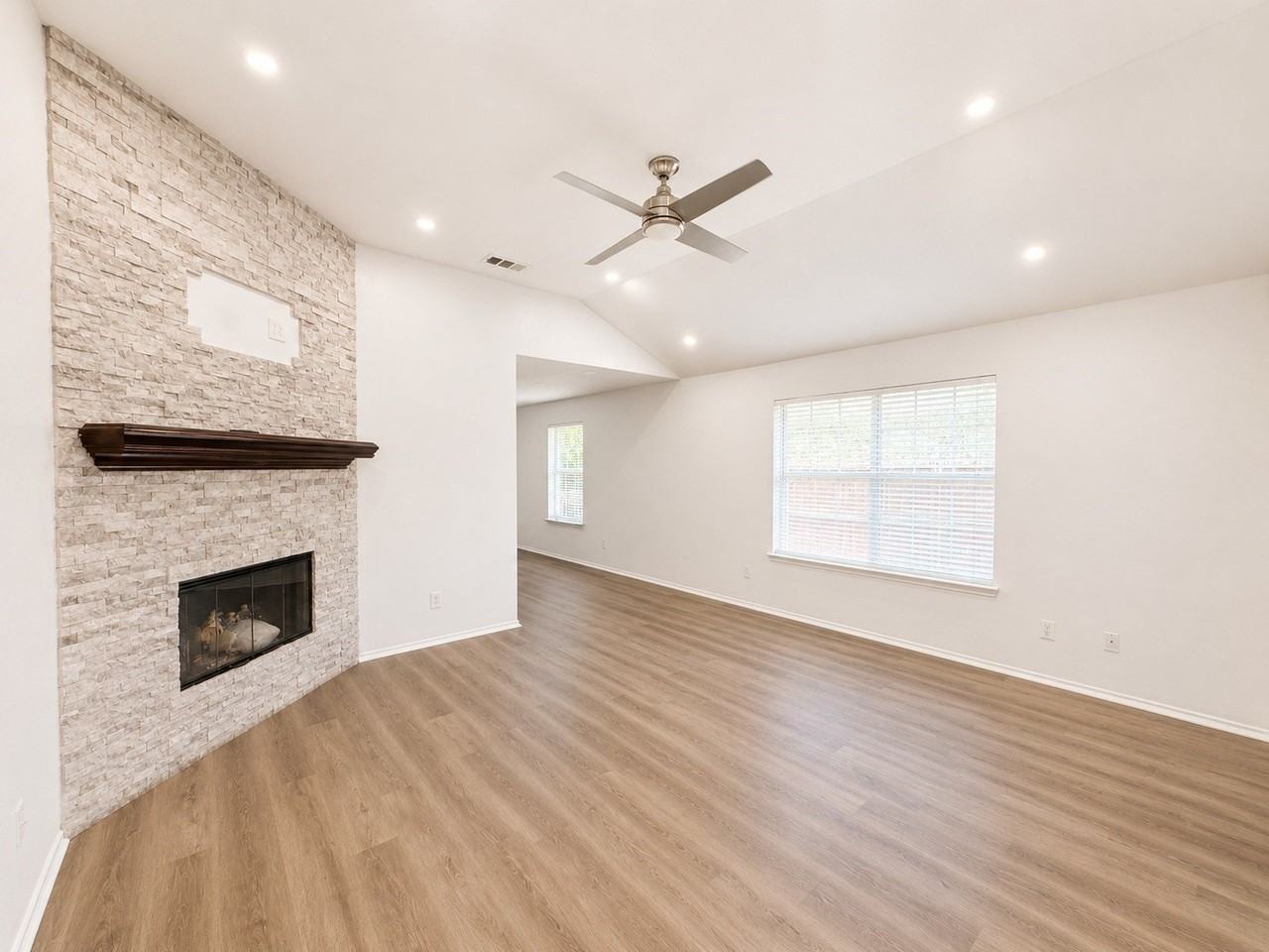515 Haymarket Rd - Photo 2 of 15