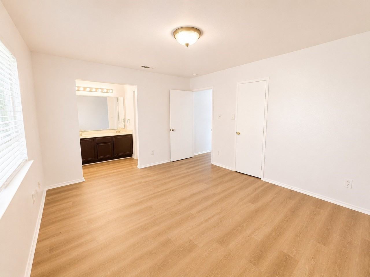 515 Haymarket Rd - Photo 5 of 15